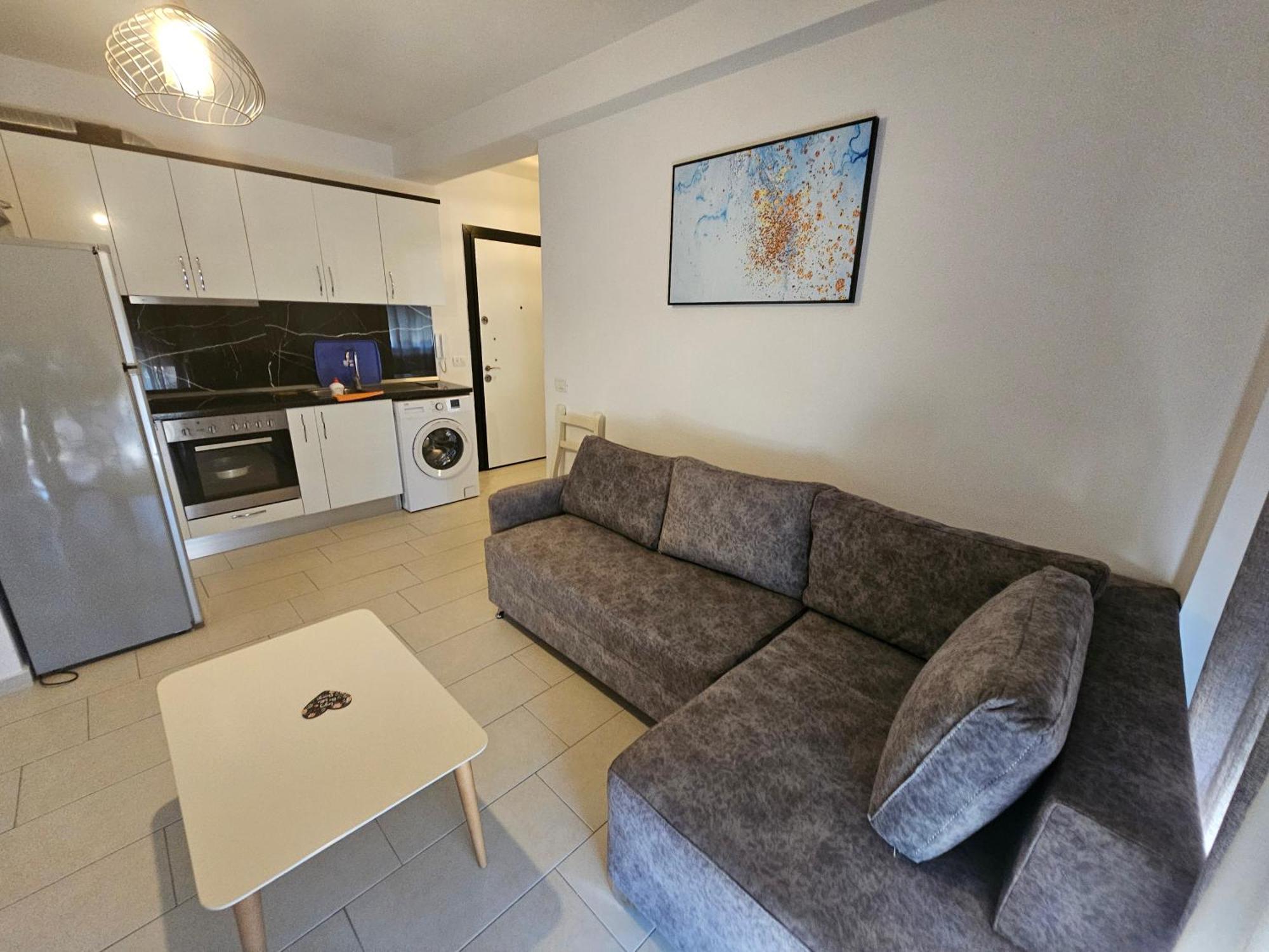 Bral Apartment 5 - Beachfront Durres Exterior photo
