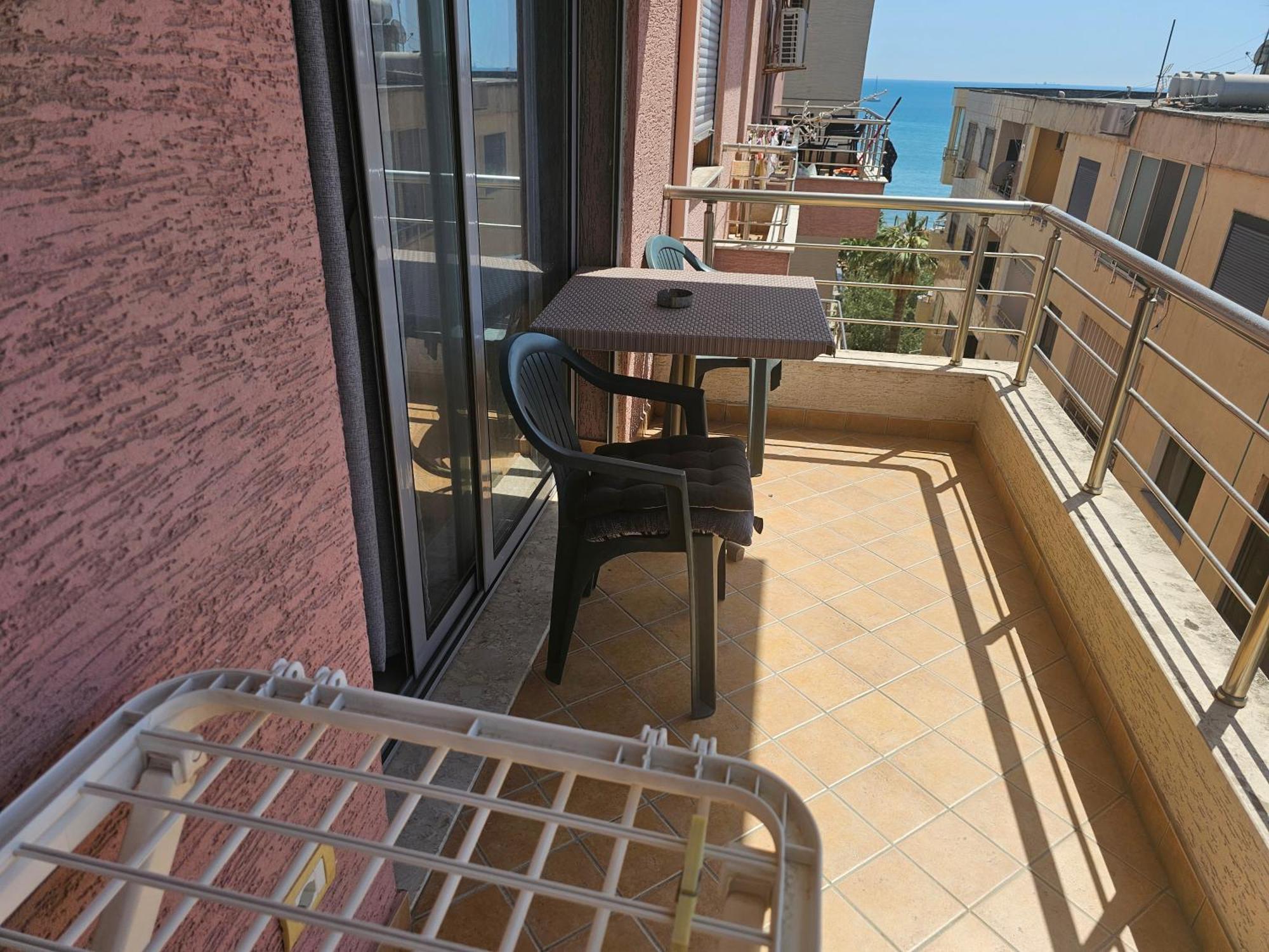 Bral Apartment 5 - Beachfront Durres Exterior photo